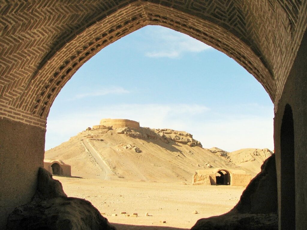 نمای دخمه زرتشتیان یزد