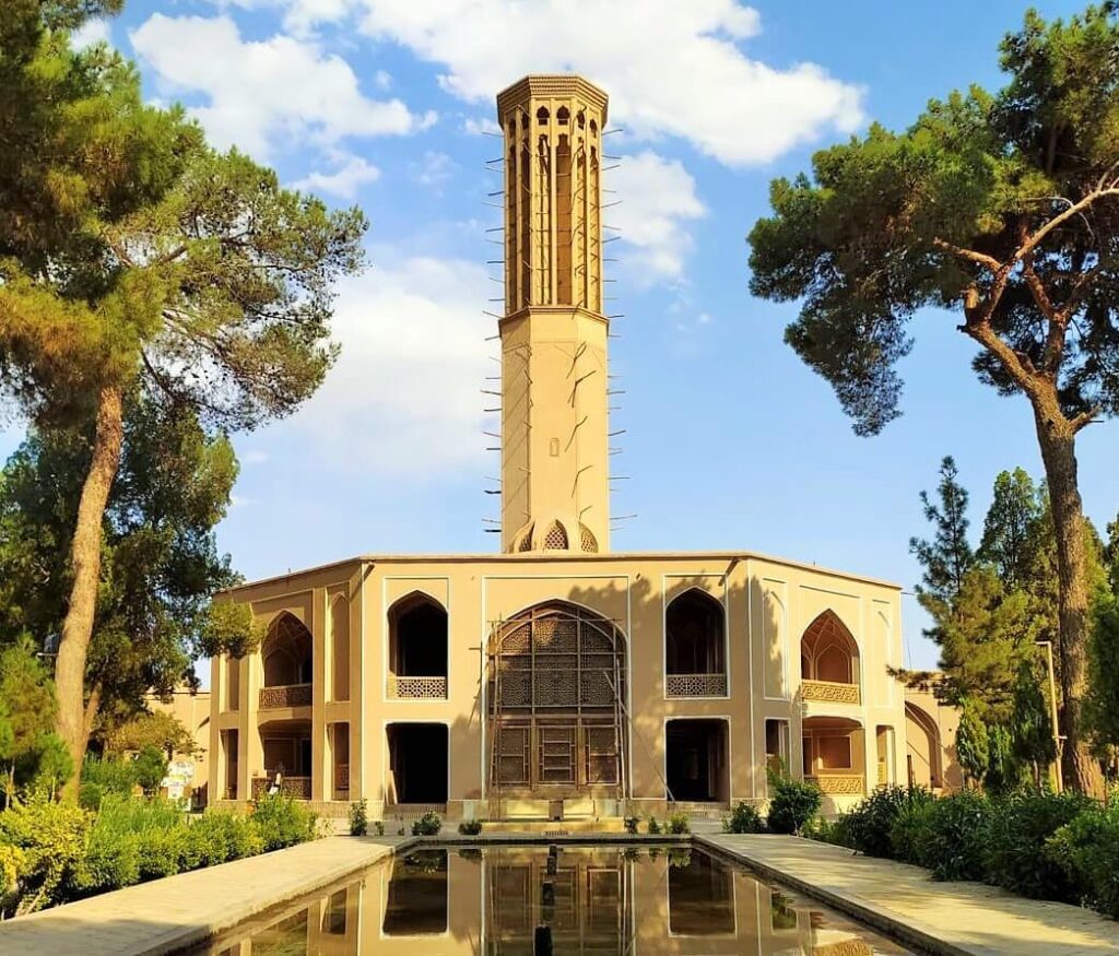 سرگذشت باغ دولت آباد یزد و معماری بنای آن | دستی بر ایران