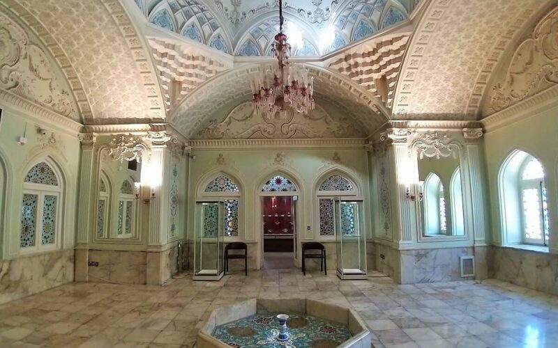 عمارت قصر آیینه یزد