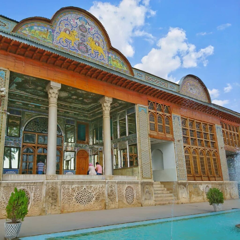 نمایی از عمارت زیبای نارنجستان قوام شیراز