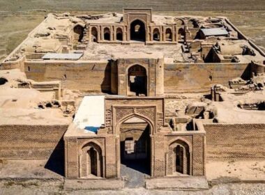 نمای کلی رباط شرف