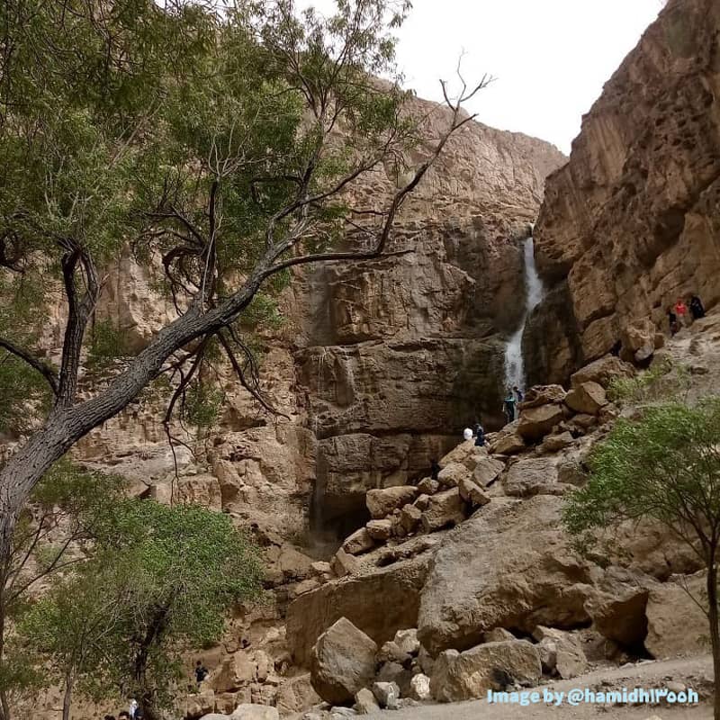 طبیعت زیبای آبشار دره گاهان
