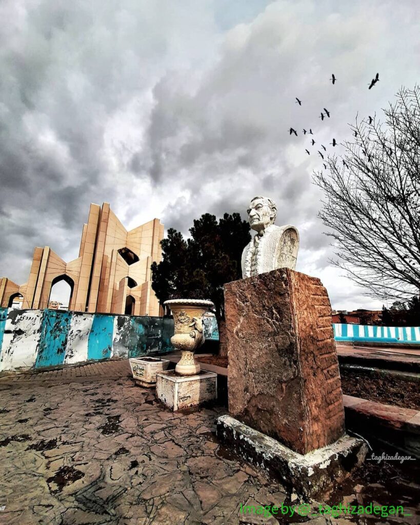 نمایی از مقبره الشعرا تبریز