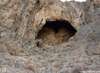دهنه غار شگفت یزدان