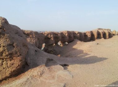 نمایی از داخل قلعه دختر کرمان