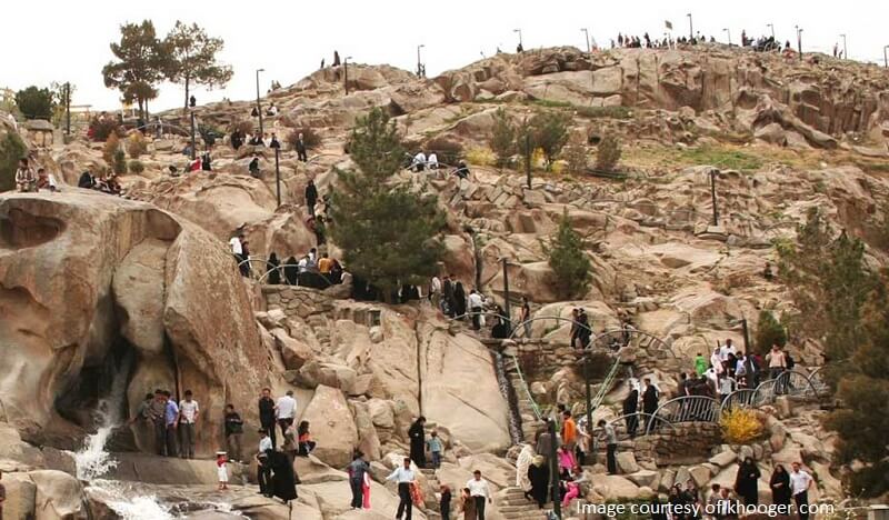 نمایی صخره ای از پارک کوهسنگی مشهد