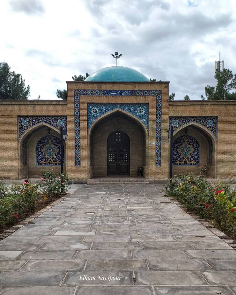 بنای آرامگاه ملا هادی سبزواری
