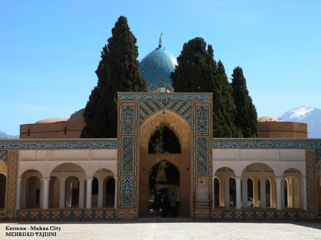 نمایی از آرامگاه شاه نعمت الله ولی