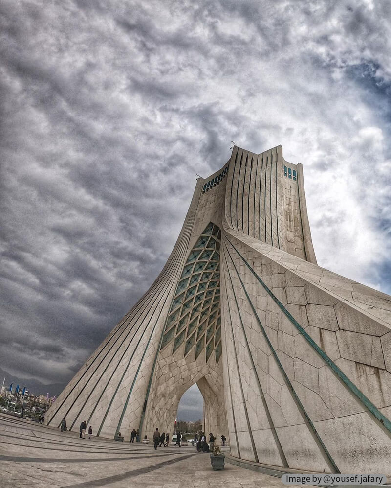 نمایی دیگر از ساختمان برج آزادی تهران