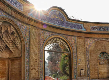 محوطه عمارت مسعودیه یادگار دوره قاجار