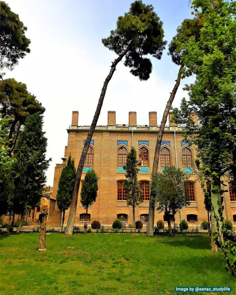 نمایی زیبا از باغ نگارستان