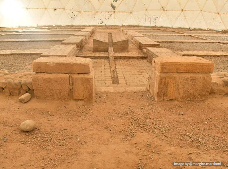 نمایی از داخل رصدخانه مراغه