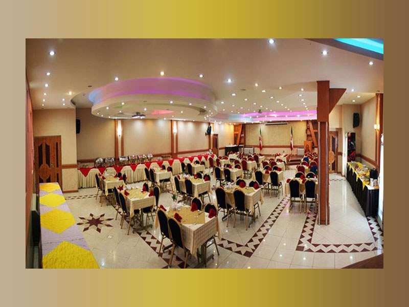 رستوران هتل پارسیان شیراز