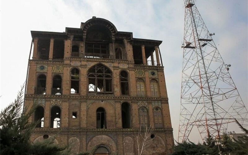 آشنایی با عمارت کلاه فرنگی عشرت آباد