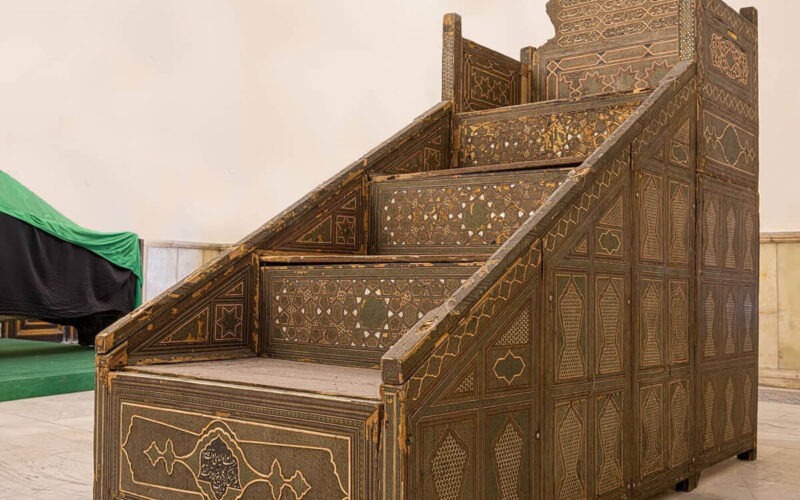آشنایی با تاریخچه و معماری منبر مسجد