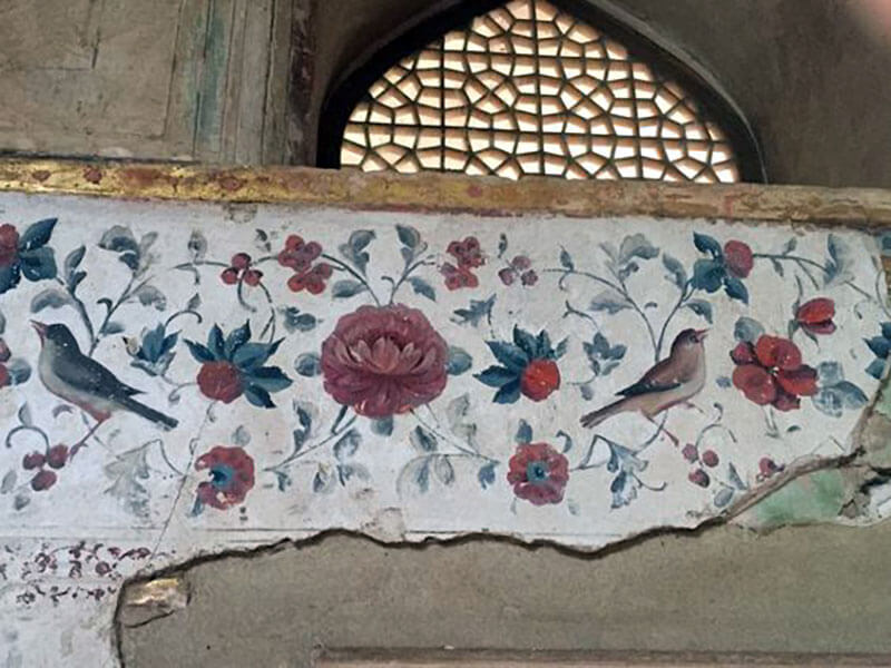 نمونه ای از کاربرد رنگ در کاخ هشت بهشت قاجاری