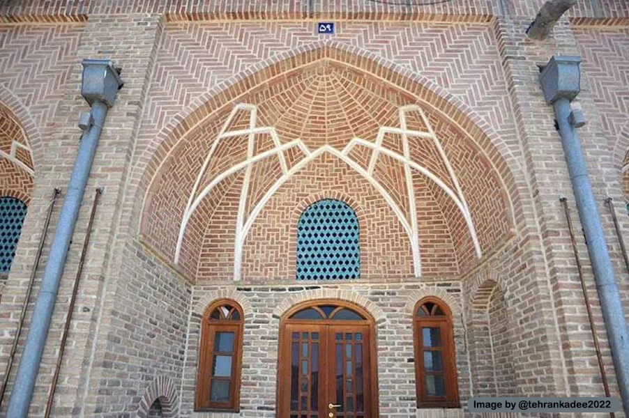 نمایی ازآجرکاری کاروانسرا