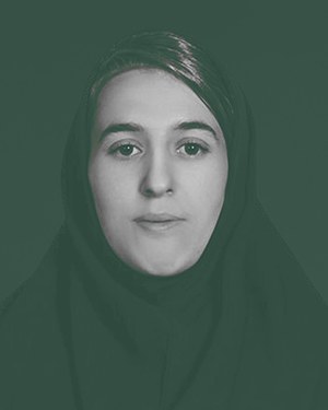 زهرا محرمی، نویسنده فارسی در دستی بر ایران