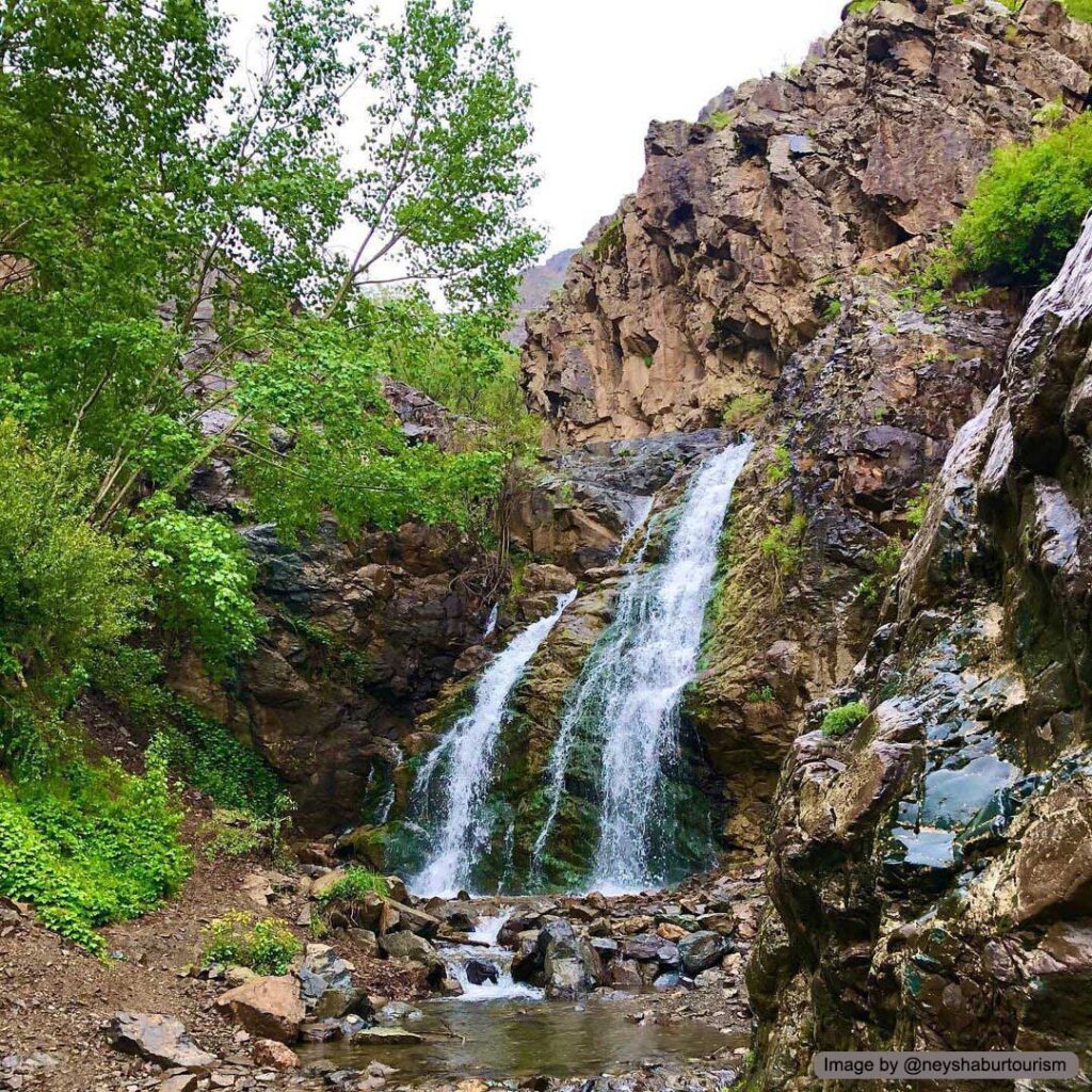 آبشارها از دیدنی‌ترین جاذبه‌های بوژان هستند