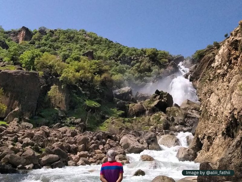 آبشار نگین دشت شیمبار