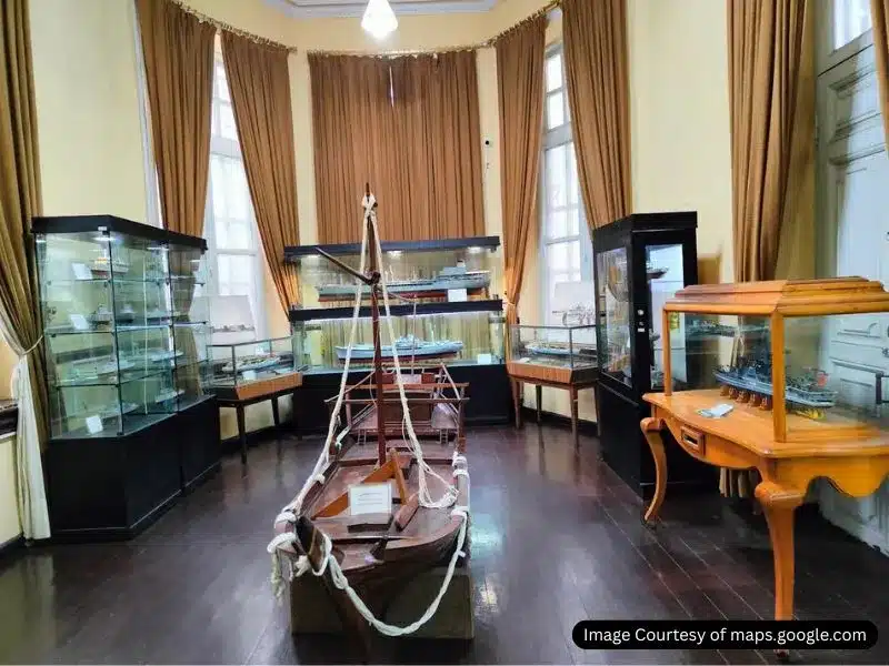 تالار نیروی دریایی کاخ موزه نظامی بندر انزلی