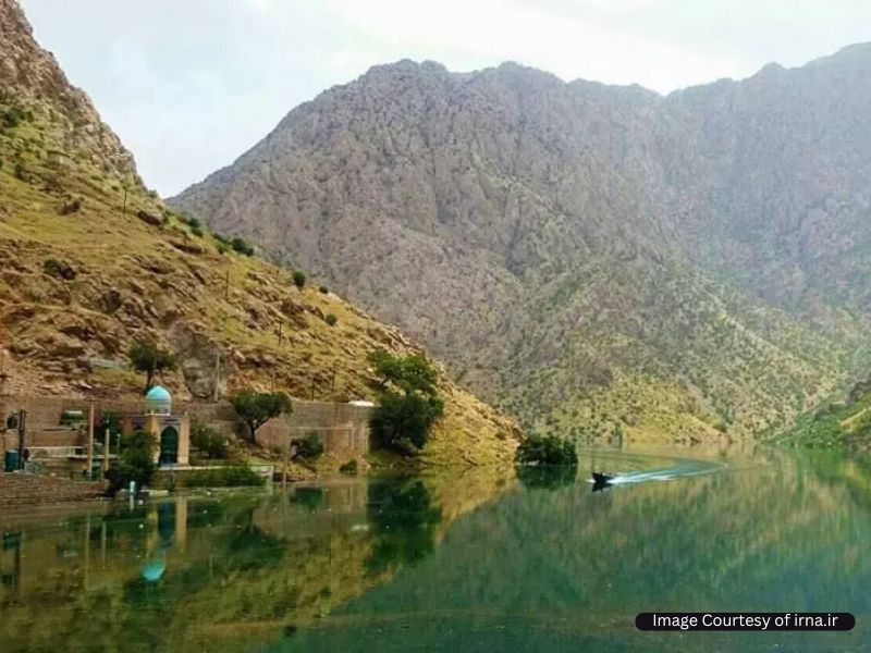 امامزاده روستای هجیج