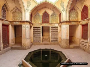 اندرونی خانه عباسیان