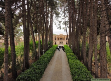 آشنایی با باغ و عمارت اکبریه و قدمت آن
