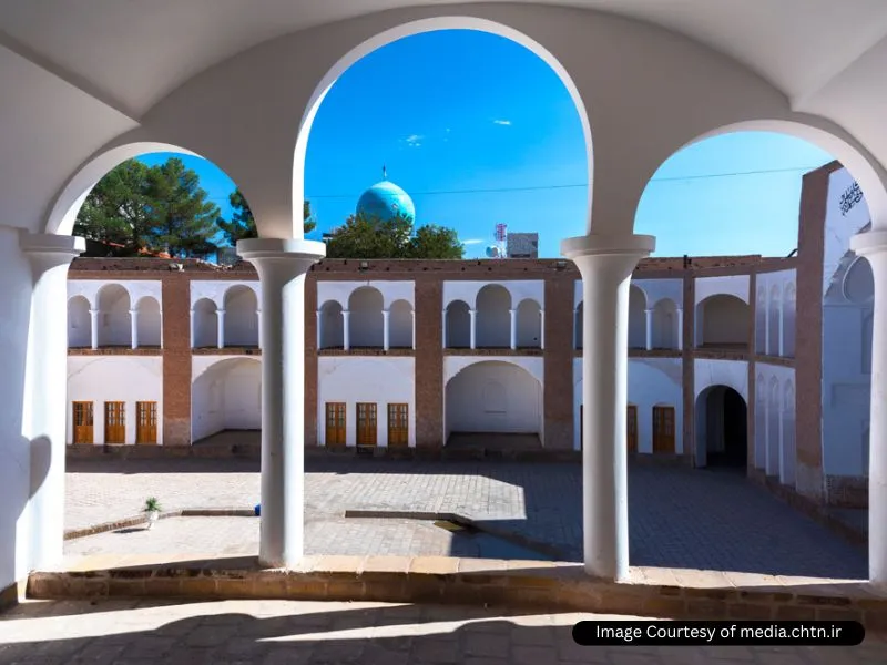 معماری مدرسه شوکتیه بیرجند