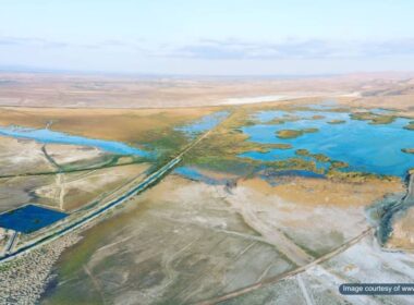 دورنمای تالاب بین‌المللی کانی برازان در نزدیکی مهاباد