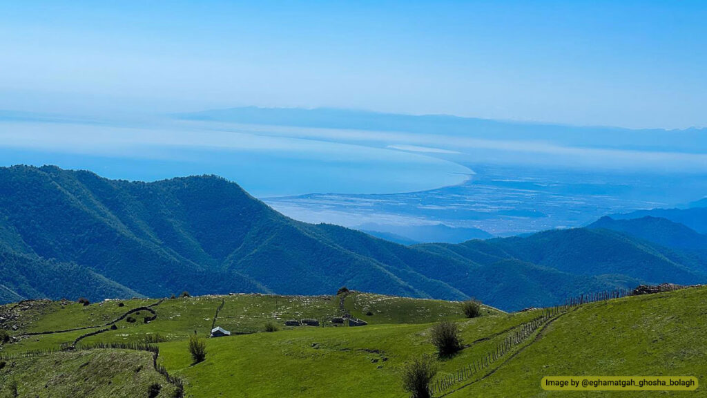 نمایی از دریای خزر از ارتفاعات سوباتان