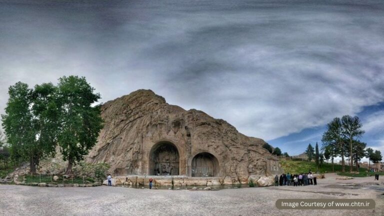 تصویری از تاق بستان در کرمانشاه