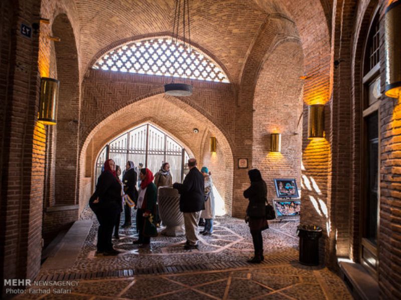 راهنمای تور میراث فرهنگی