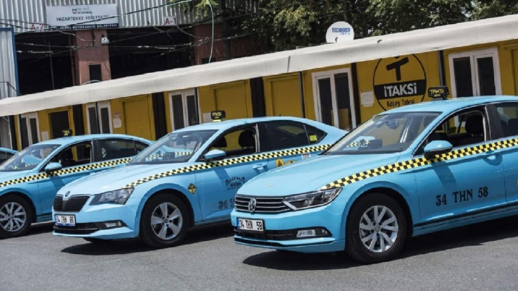 تفاوت رنگ تاکسی‌های استانبول و قیمت آن‌ها