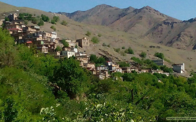 نگاهی به قدمت و تاریخچه روستای دیزباد