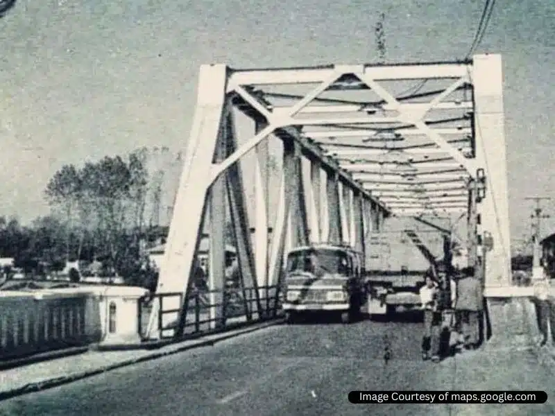 پل آهنی چالوس