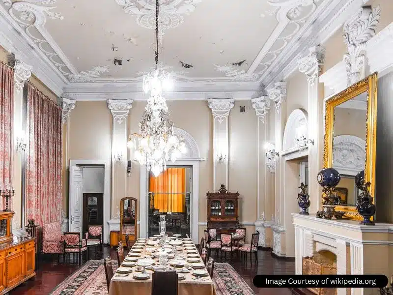 فضای داخلی کاخ موزه نظامی بندر انزلی