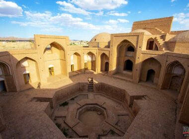 مدرسه حبیبیه یکی از مدرسه های قدیمی ایرانی