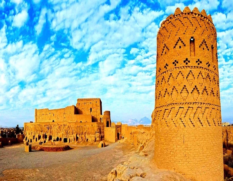 نارین قلعه، نمونه‌‌ای از قلعه های ایران