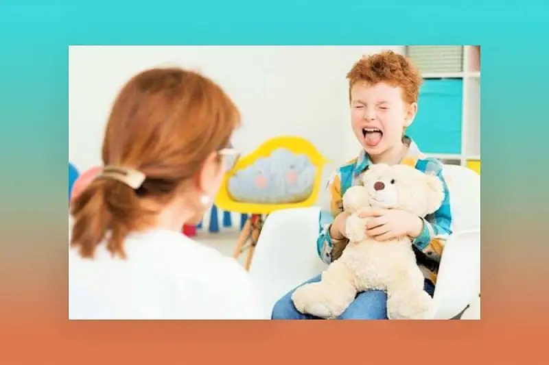 کودکی با نشانگان طیف اوتیسم