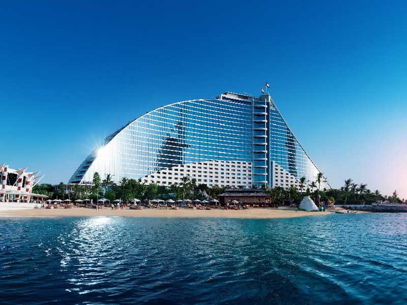 اقامت در بهترین هتل ساحلی دبی و استفاده از امکانات آن‌ها