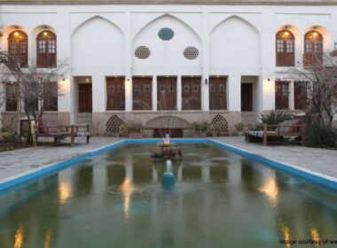 اقامت در هتل های ارزان کاشان با بودجه کم