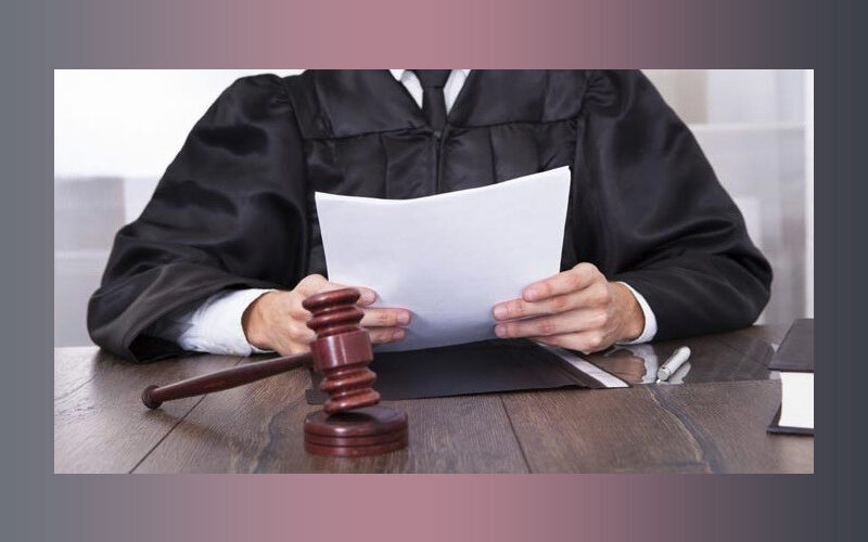 کمک گرفتن از وکیل آنلاین متخصص