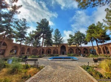 نمایی زیبا از کاروانسرای شاه عباسی نیشابور
