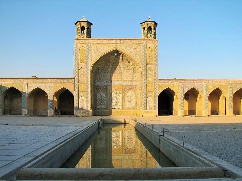 Architecture of Zand Mosque of Vakil in Shiraz