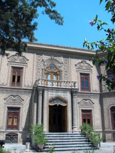 abgineh-museum Museum of Glassware & Ceramics (Abgineh)