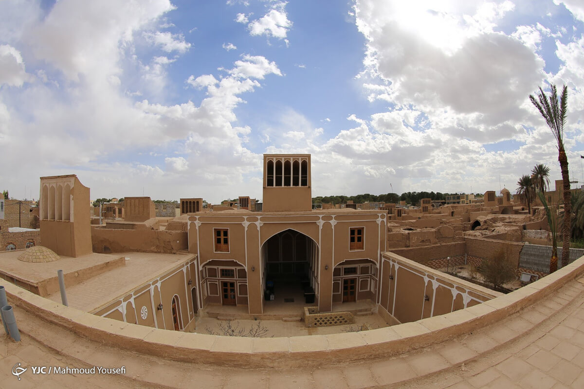 desert winds; vernacular structures