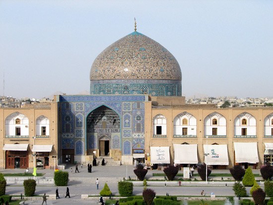 islamic-architecture-esfehan Islamic architecture in Esfehan, Iran