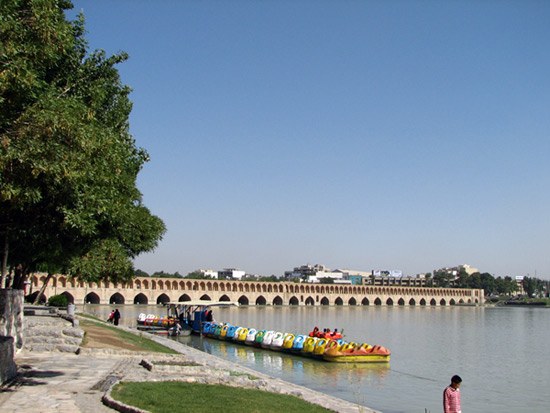 visit-isfahan-bridges visit Isfahan at the end of your tours to Iran