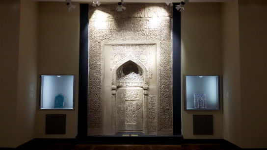 Plaster-made Mehrab
